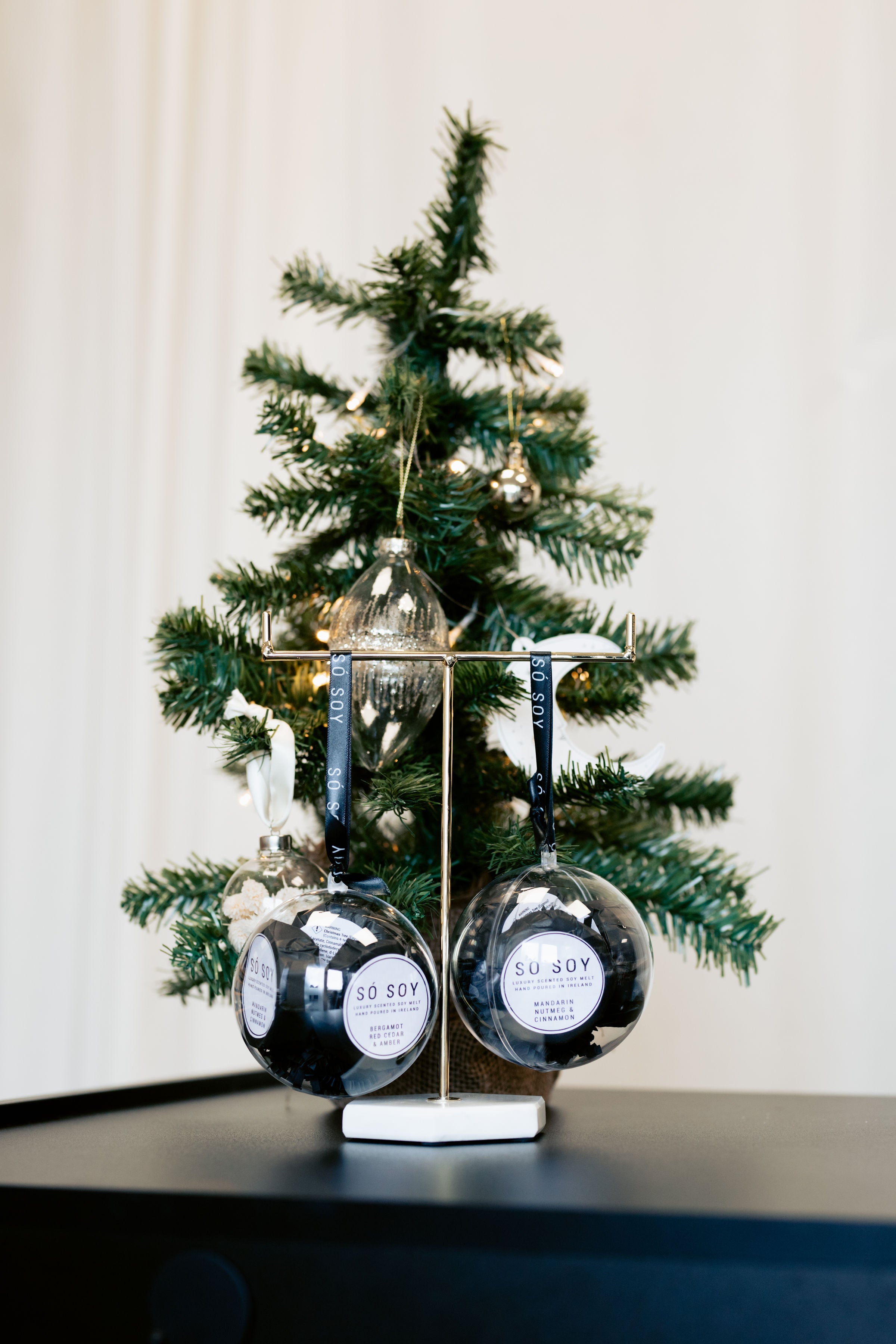 CHRISTMAS SHOP