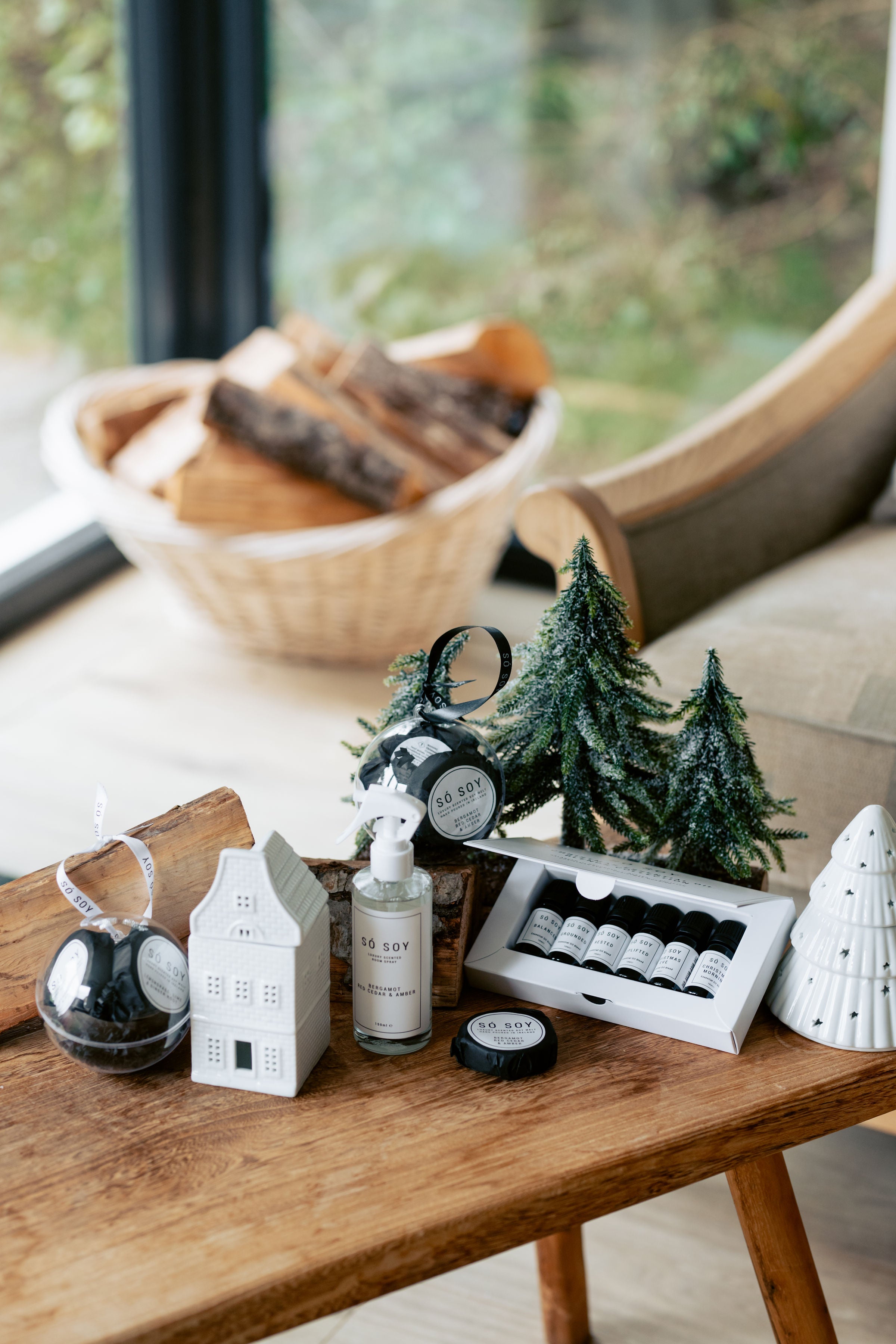 CHRISTMAS SHOP